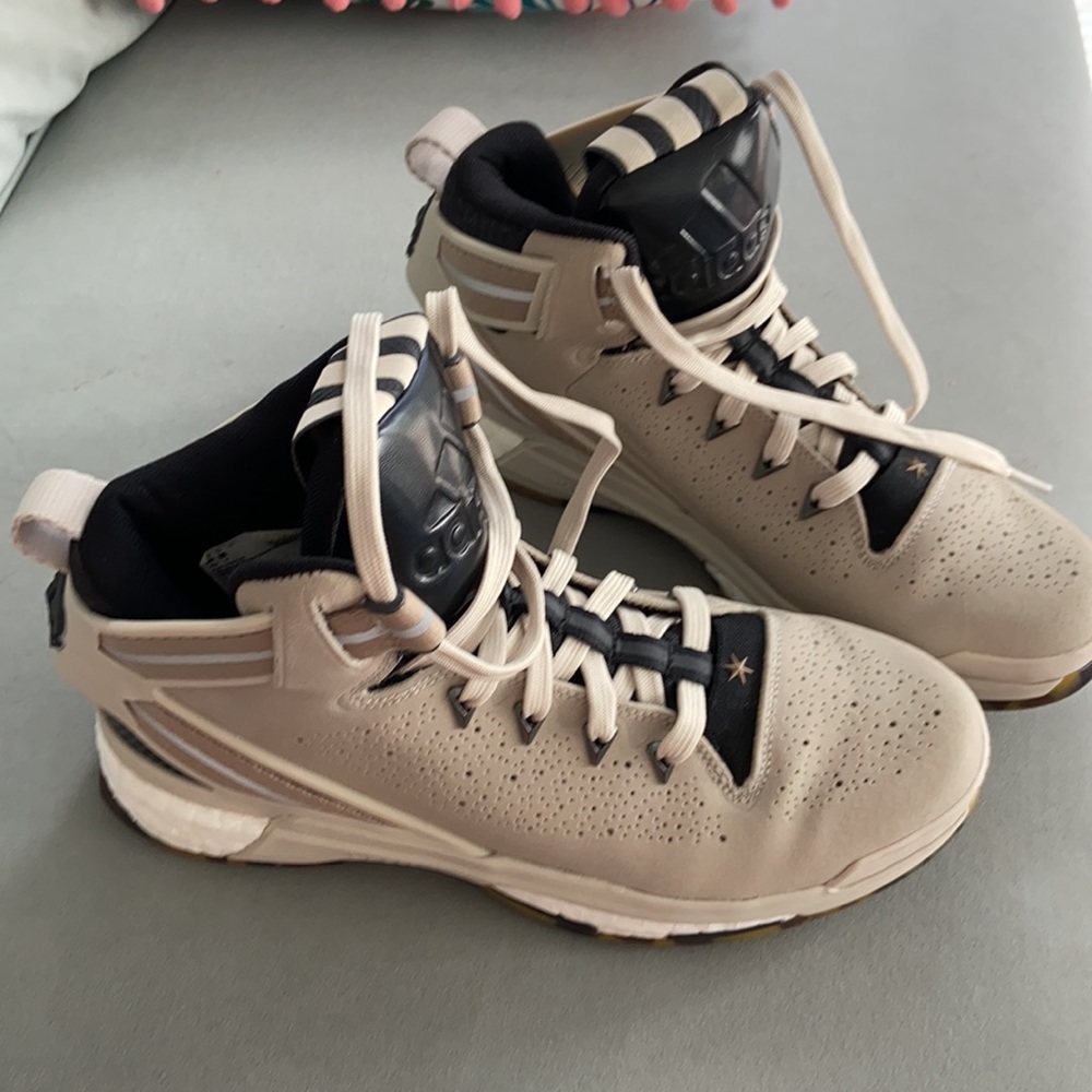 Adidas D Rose Boost size 8